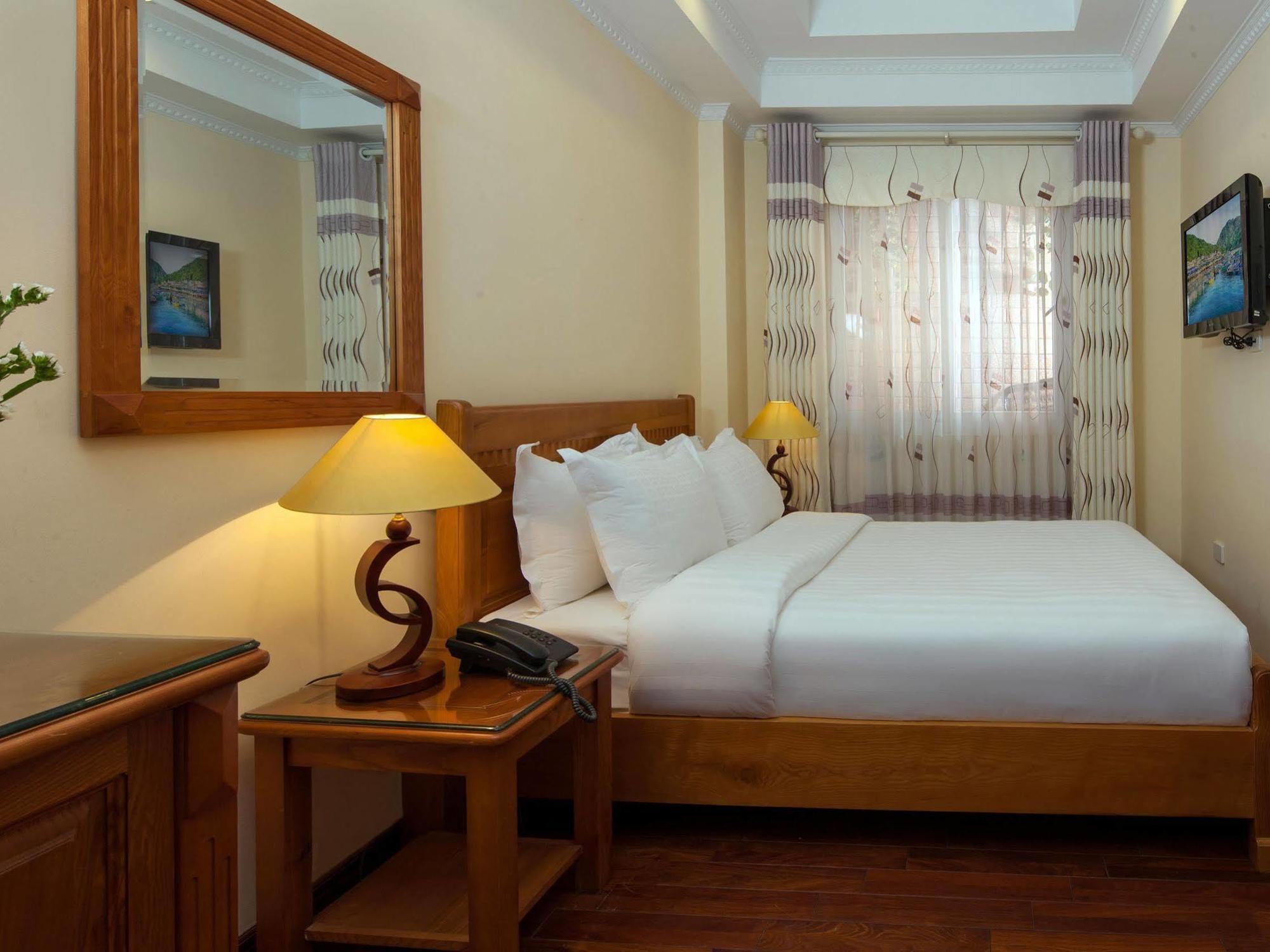 Lucky 3 Hotel & Travel Hanoi Luaran gambar